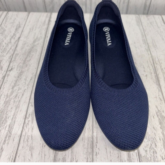Womens Size 35.5 (5.5) Vivaia Navy Blue Flats EUC - Picture 2 of 6